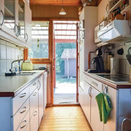 Three-bedroom Holiday In Farso Feriehus Sundsore