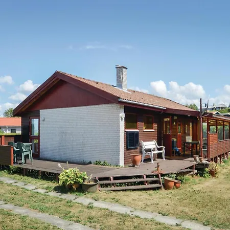 Feriehus Three-bedroom Holiday In Farso